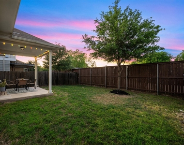 1404 Jenkins Bnd - Photo Thumbnail 1