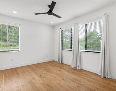 301 Woodward St - Photo Thumbnail 21