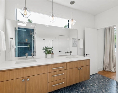 301 Woodward St - Photo Thumbnail 17