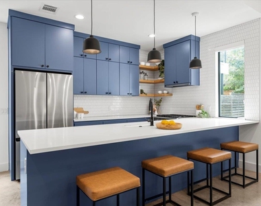 301 Woodward St - Photo Thumbnail 9