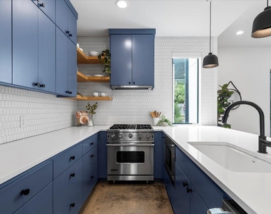 301 Woodward St - Photo Thumbnail 10
