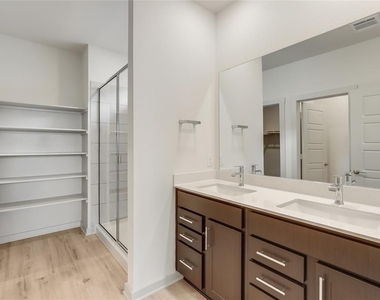 341 Wilshire Rd - Photo Thumbnail 6
