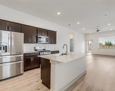 341 Wilshire Rd - Photo Thumbnail 2