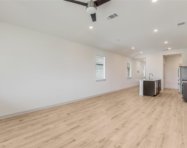 341 Wilshire Rd - Photo Thumbnail 18