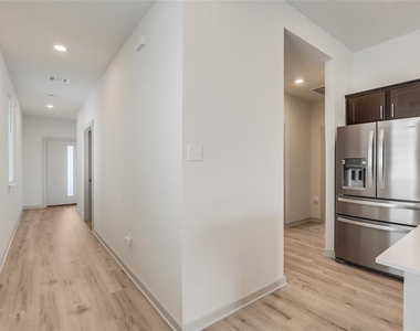 341 Wilshire Rd - Photo Thumbnail 1