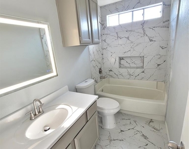 13351 Water Oak Ln - Photo Thumbnail 10