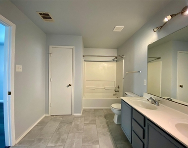 13205 Sea Biscuit Dr - Photo Thumbnail 21