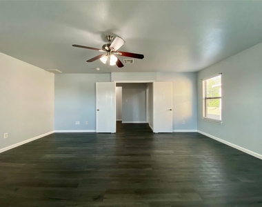 13205 Sea Biscuit Dr - Photo Thumbnail 23