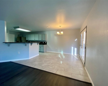 13205 Sea Biscuit Dr - Photo Thumbnail 9