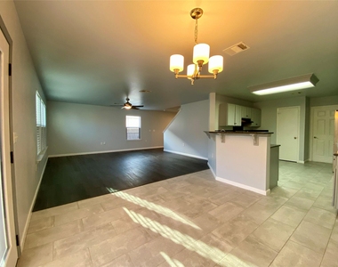 13205 Sea Biscuit Dr - Photo Thumbnail 3