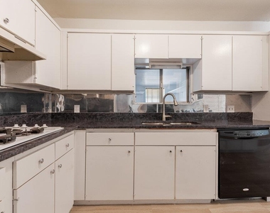 8908 Capitol Dr - Photo Thumbnail 7