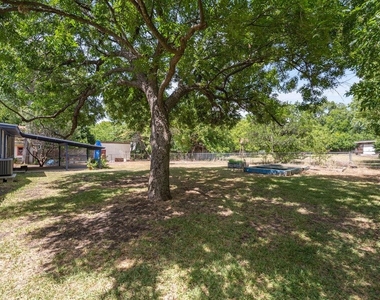 8908 Capitol Dr - Photo Thumbnail 16