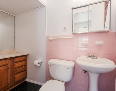 8908 Capitol Dr - Photo Thumbnail 10
