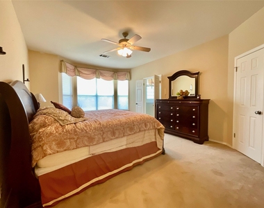 7008 Albacete Ln - Photo Thumbnail 15