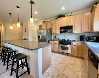 7008 Albacete Ln - Photo Thumbnail 13
