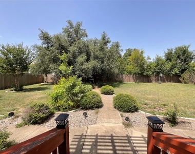 7008 Albacete Ln - Photo Thumbnail 23