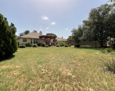 7008 Albacete Ln - Photo Thumbnail 24
