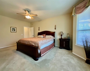 7008 Albacete Ln - Photo Thumbnail 17