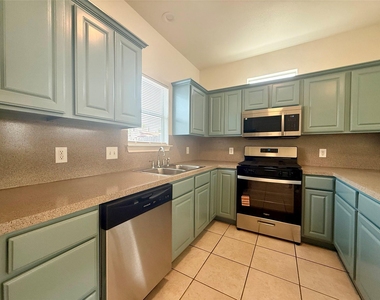 6916 Meador Ave - Photo Thumbnail 4