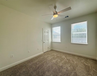 6916 Meador Ave - Photo Thumbnail 14