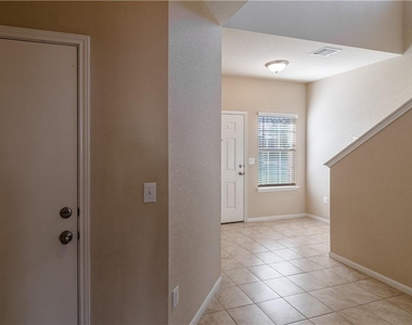 137 Moulins Ln - Photo Thumbnail 4