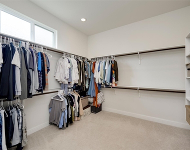 7107 Calpe Dr - Photo Thumbnail 10