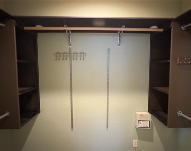 1900 Scofield Ridge Pkwy - Photo Thumbnail 5