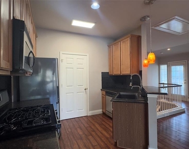 1900 Scofield Ridge Pkwy - Photo Thumbnail 2