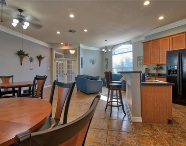 1900 Scofield Ridge Pkwy - Photo Thumbnail 12