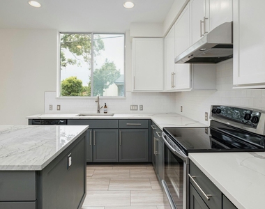 1314 Norwalk Ln - Photo Thumbnail 4