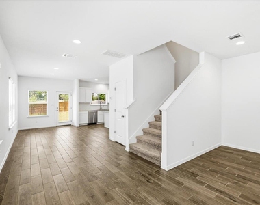 6407 Principale Dr - Photo Thumbnail 7