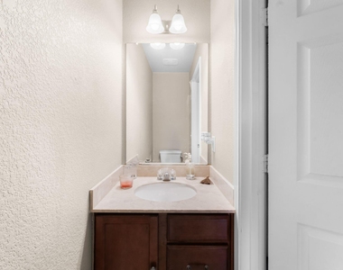 6708 Glebe Path - Photo Thumbnail 18