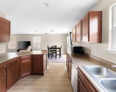 6708 Glebe Path - Photo Thumbnail 15