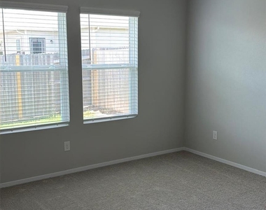 2701 Towy Rd - Photo Thumbnail 21