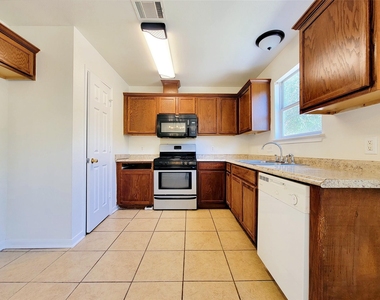 7400 Muffin Dr - Photo Thumbnail 8