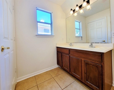 7400 Muffin Dr - Photo Thumbnail 14