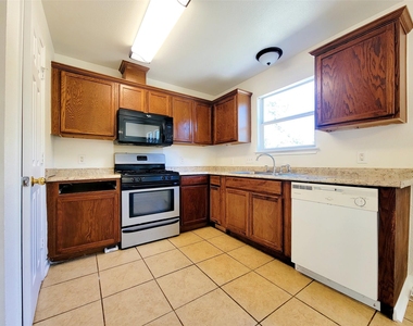 7400 Muffin Dr - Photo Thumbnail 9