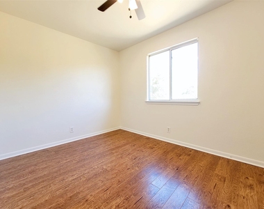 7400 Muffin Dr - Photo Thumbnail 19