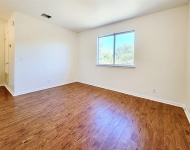 7400 Muffin Dr - Photo Thumbnail 23