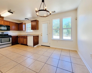 7400 Muffin Dr - Photo Thumbnail 10
