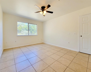 7400 Muffin Dr - Photo Thumbnail 12