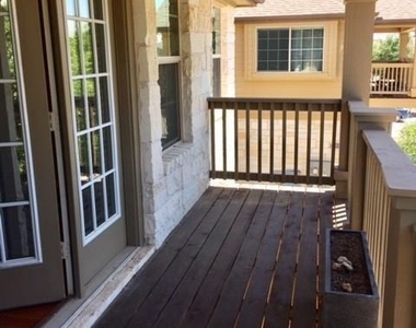 1310 W Parmer Ln - Photo Thumbnail 11