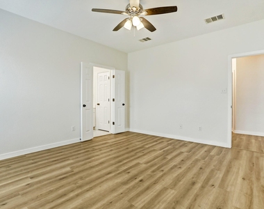 128 Almquist St - Photo Thumbnail 24