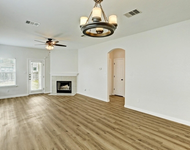 128 Almquist St - Photo Thumbnail 11