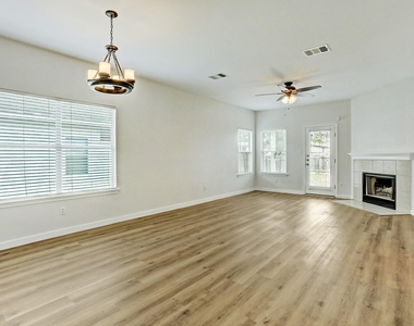 128 Almquist St - Photo Thumbnail 10