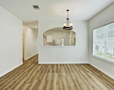 128 Almquist St - Photo Thumbnail 13