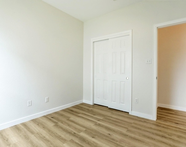 128 Almquist St - Photo Thumbnail 18