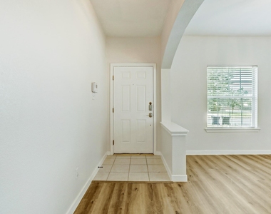 128 Almquist St - Photo Thumbnail 5