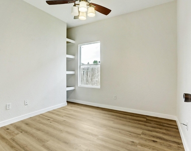 128 Almquist St - Photo Thumbnail 20