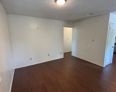 3462 Willowrun Dr - Photo Thumbnail 6
